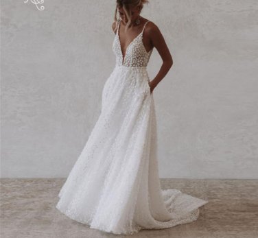 Boho Wedding Dresses with Pockets 3D Lace Straps Backless A-Line Beach Bridal Gowns