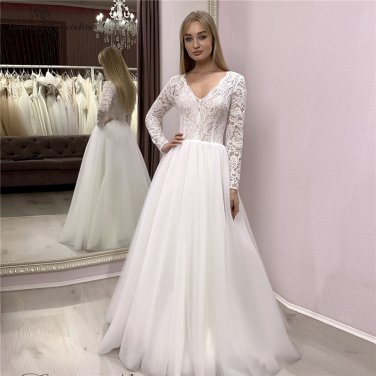 Lace Boho Wedding Dresses Long Sleeve V-Neck Button Back A-Line Tulle Skirt Beach Bridal Gowns