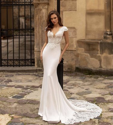 Sexy Open  Cap Sleeve V-Neck Lace Appliques Sequined Gorgeous Mermaid Wedding Dresses