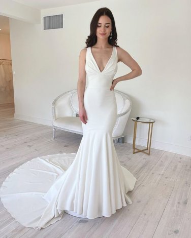 Elegant Mermaid Elastic Satin White Long Wedding Dress