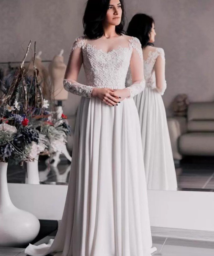 Illusion Sheer Jewel Neck A Line Wedding Dresses Long Sleeves Lace Appliqued  Bridal Gowns