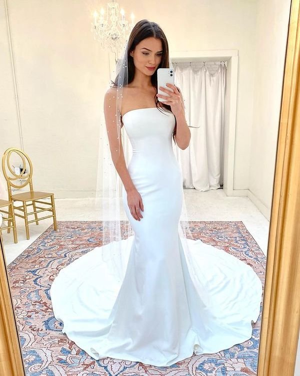 Simple Elegant Mermaid Stapless Satin Wedding Dress