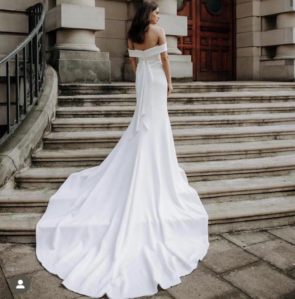Long Sleeves Off-Shoulder Wedding Dress Sheath Satin Backless Sexy Elegant Bridal Gown