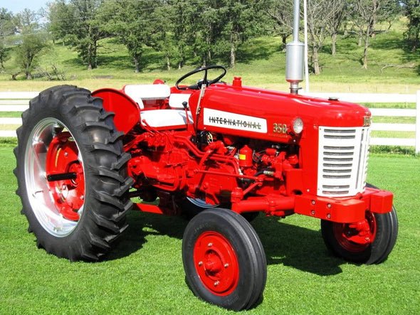 Case IH 350 Utility Tractor Operator&acirc;��s Manual 1004494R3