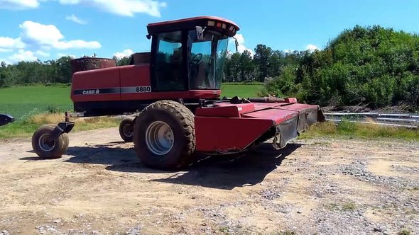 Case IH 8880 Windrower Tractor Operator&acirc;��s Manual 6-4441