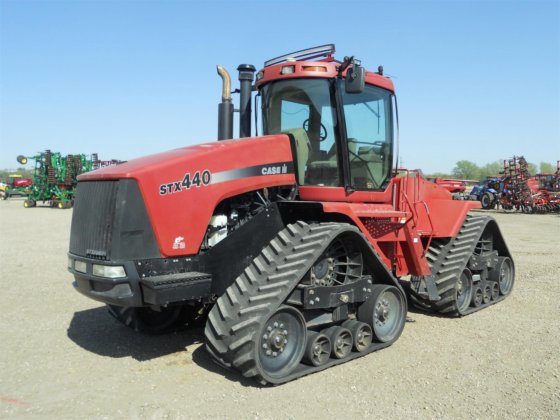 Case IH 440 & 441 Wheel Tractor Operator&acirc;��s Manual 9-9024