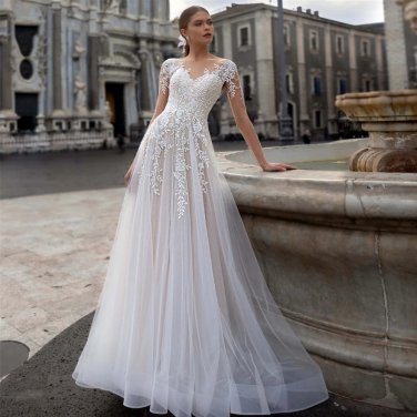 Elegant O-Neck Cap Sleeves Wedding Dress Lace Appliques A-Line Tulle Boho Bridal Dress