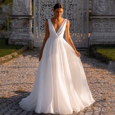 Sexy Deep V-Neck Wedding Dresses For Women Simple A-Line Bridal Gown