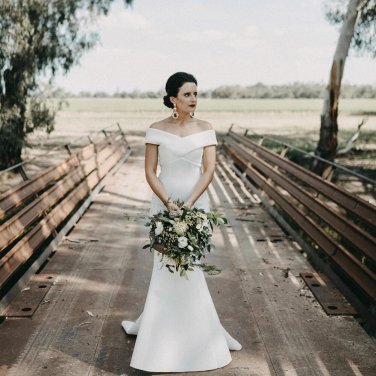 Off Shoulder Satin Backyard Micro Wedding Dress Mermaid Elegant Ruched Simple Bridal Gowns