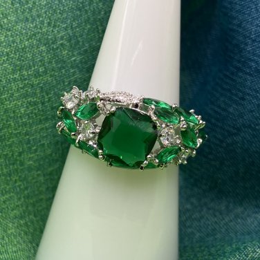 Ring Silver Plated Ring Inlaid Shining Green Zirconia #778
