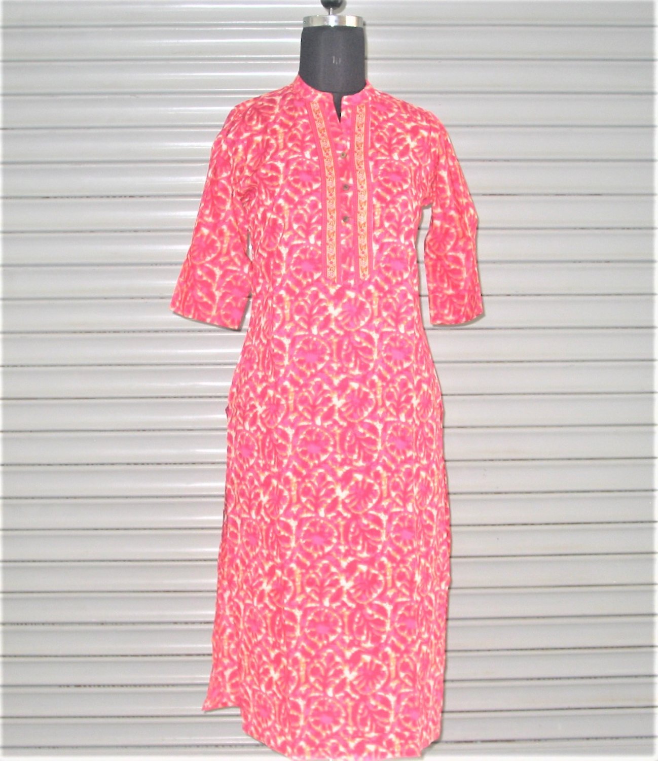 Block Shop Pink Geometric Pattern Hand Block Print Fabric Manufacturers