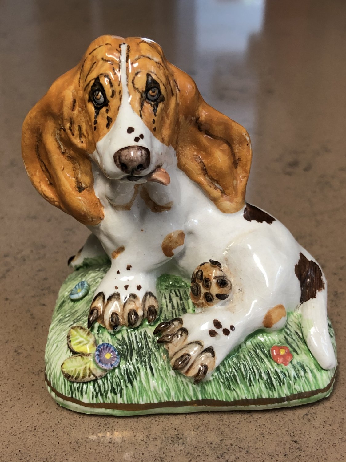 hound figurine