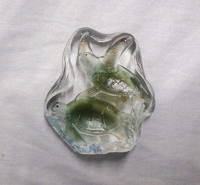 Glass sea turtle paperweight