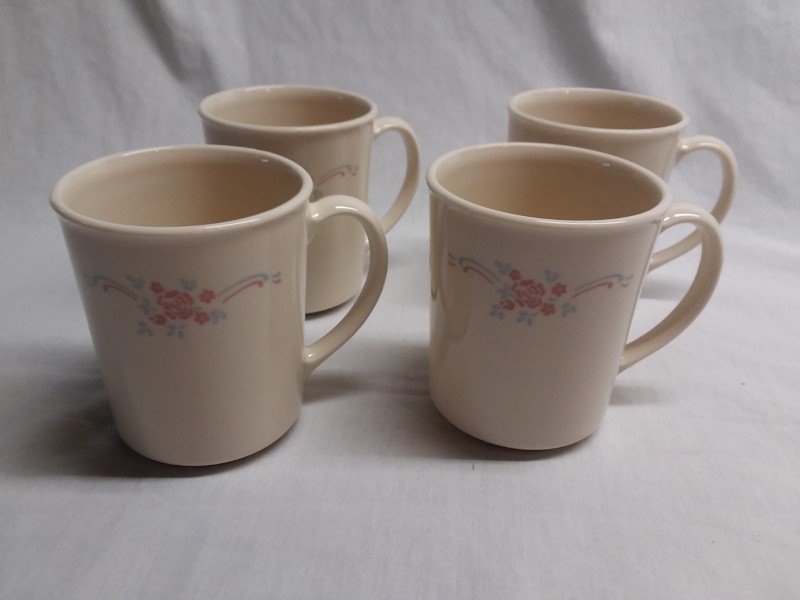 Set of 4 Corelle Corning 8 ounce cups English Breakfast pattern (retired)