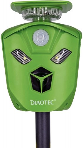 Ultrasonic Animal Repeller Outdoor Weatherproof Solar Powered Rodent Repellant