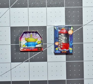 ZURU Mini Brands Disney Store Edition TOY STORY ALIEN + SPACE CRANE Lot of 2