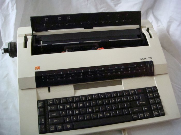 Adler Royal 310 Electronic Professional Typewriter