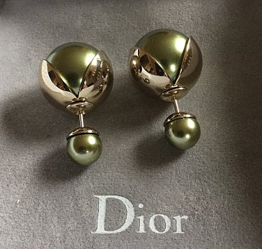 DIOR TRIBALE Mise en Dior TRIBAL Earrings GREEN TULIP SOLD-OUT!