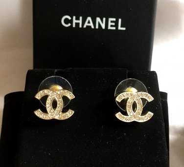 Rare Chanel Runway 5 Dangle CC Logo Earrings – Boutique Patina