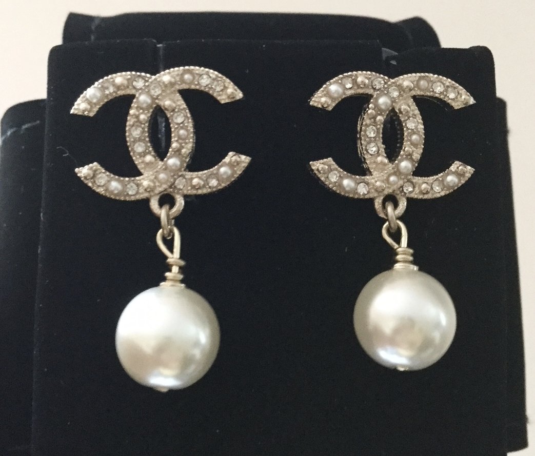 CHANEL Crystal Scatter Gold Metal CC Pearl Dangle Earrings Authentic NIB
