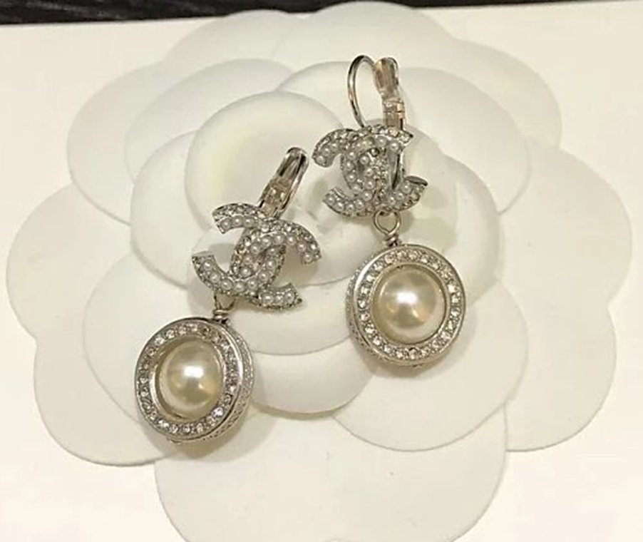 CHANEL Crystal CC stud Big Pearl Dangle Leverback Earrings 2018 Authentic  NIB