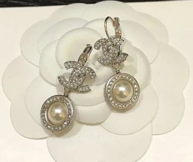 CHANEL Crystal CC stud Big Pearl Dangle Leverback Earrings 2018