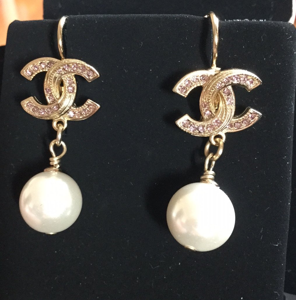 CHANEL Pale Pink Crystal Gold Pearl Dangle Earrings Lever Back NIB