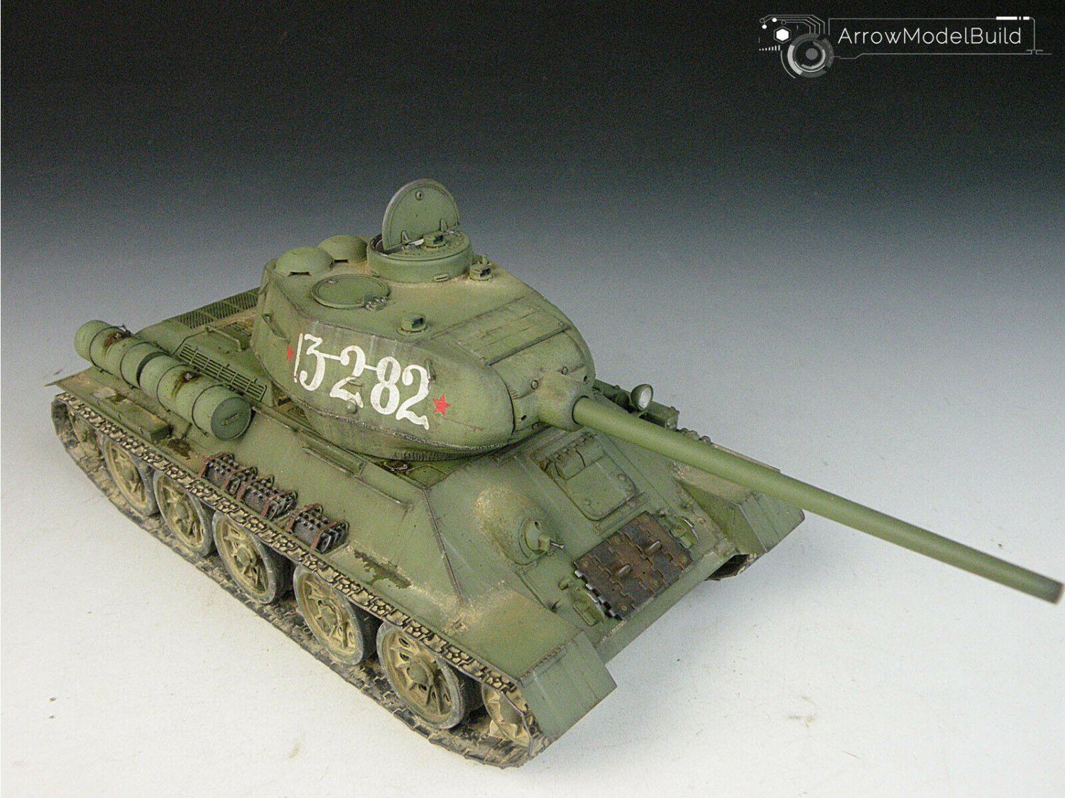 ArrowModelBuild T-34/85 Medium Tank Built & Painted 1/35 Model Kit
