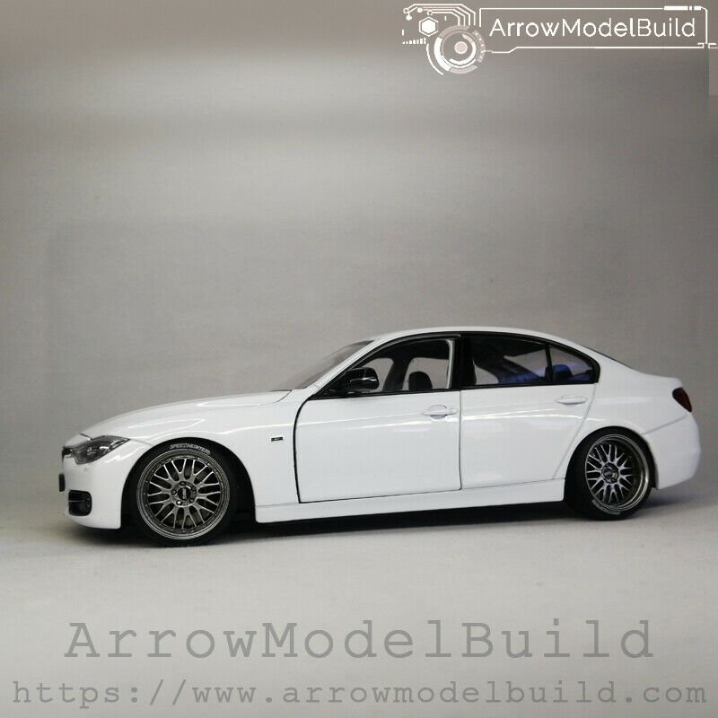 ArrowModelBuild BMW 330i BBS (White) Low Profile Built & Painted 1/24 Model Kit