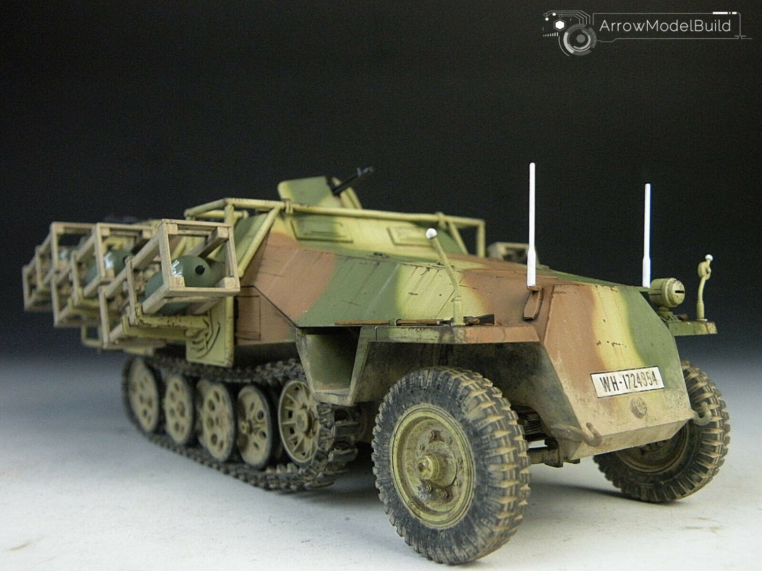 ArrowModelBuild SdKfz 251 Military Vehicle Built & Painted 1/35 Model Kit
