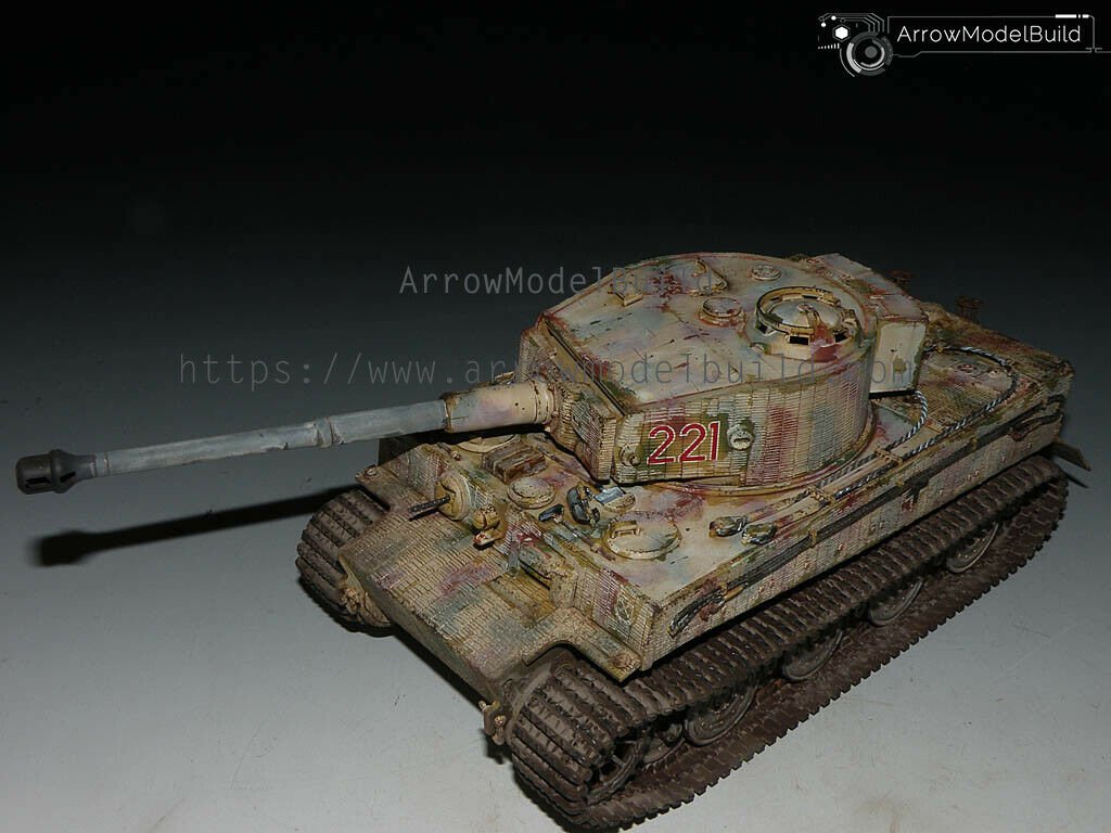 ArrowModelBuild Tiger I Tank (In the Snow)  Built & Painted 1/35 Model Kit