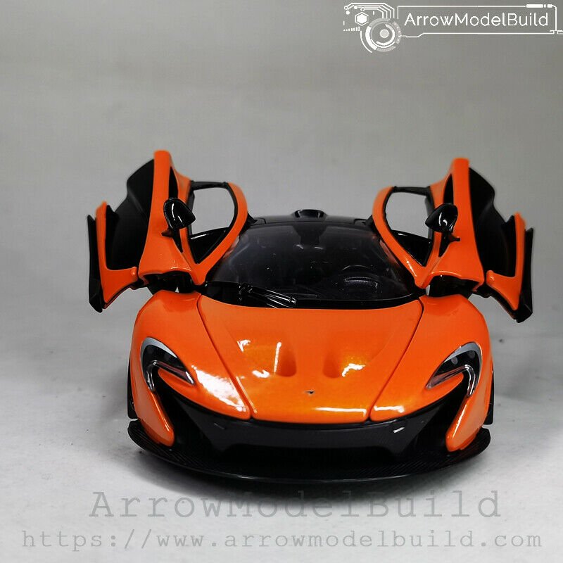 ArrowModelBuild McLaren 675LT Custom Color (Orange) 1/24 Model Kit