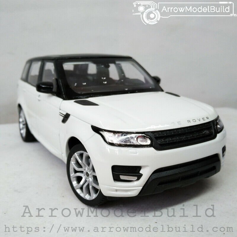 ArrowModelBuild Land Rover (Carry White) Built & Painted 1/24 Model Kit