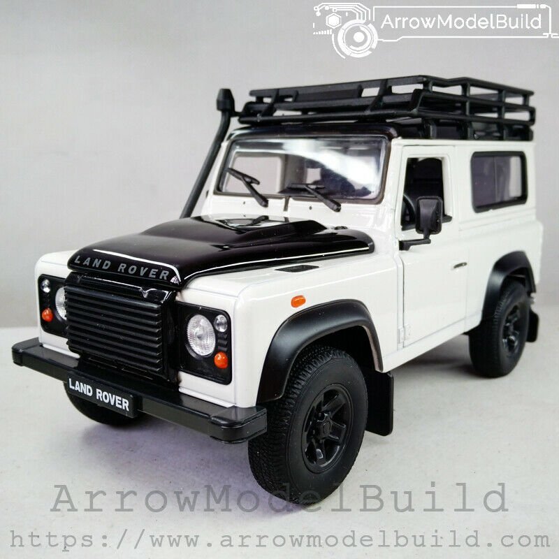 ArrowModelBuild Land Rover (Panda) W Luggage Rack Built & Painted 1/24 Model Kit