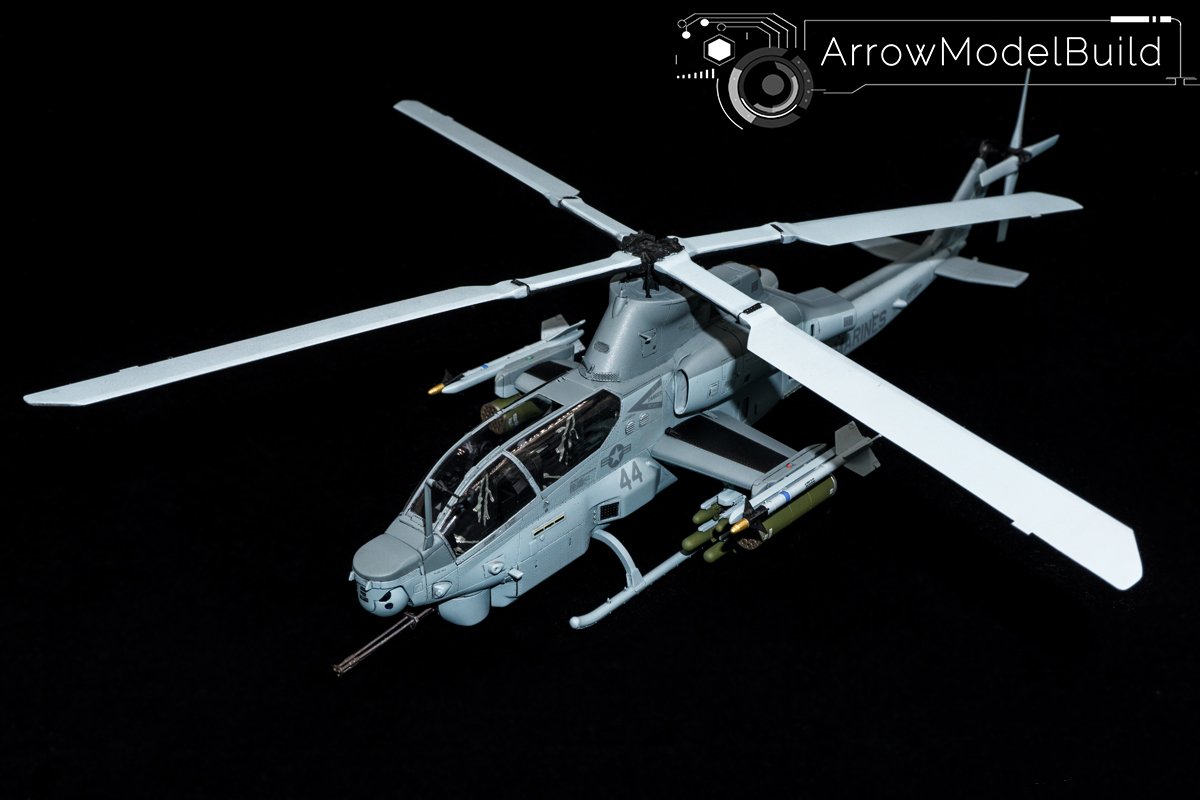 ArrowModelBuild AH-1Z Viper Built & Painted 1/35 Model Kit
