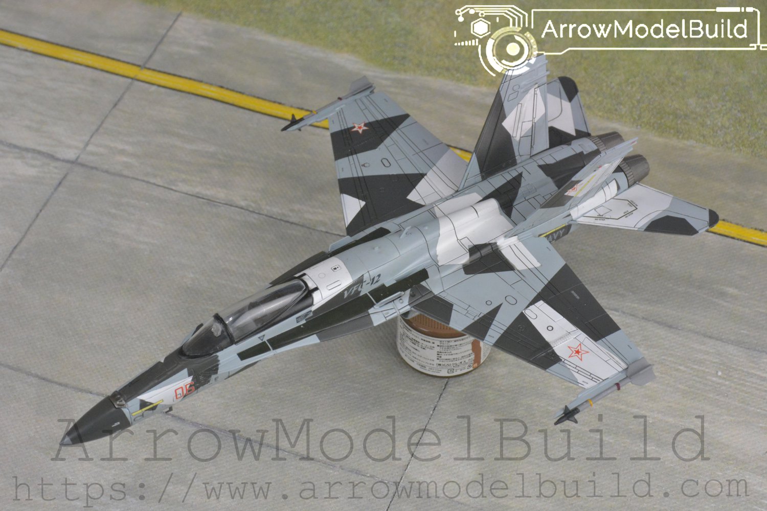 ArrowModelBuild F/A-18C Hornet VFC-12 Built & Painted 1/72 Model Kit