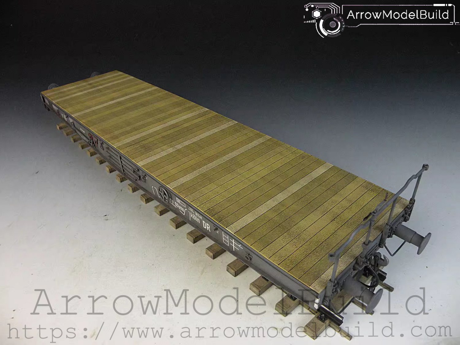 ArrowModelBuild 6-Axle Flatbed Train Tank Vehicle Built & Painted 1/35 Model Kit