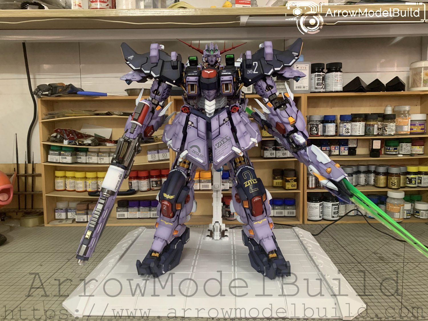 ArrowModelBuild Zeon (Shadow Ver) Built & Painted 1/72 Model Kit