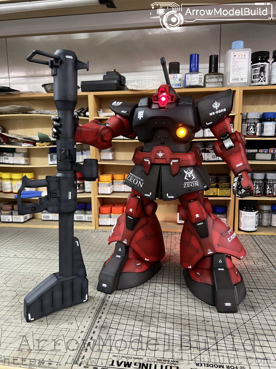 ArrowModelBuild Char Zaku (Colouring)  Gundam Built & Painted PG 1/60 Model Kit