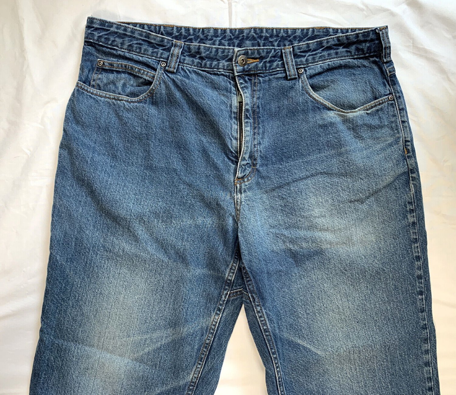 Mens Duluth Trading Blue Jeans 38 x 32 Zip Fly 5 pocket 100% cotton