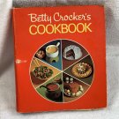 VTG Betty Crocker Pie Cover Cookbook Hard Cover 5 Ring Well Loved Red
