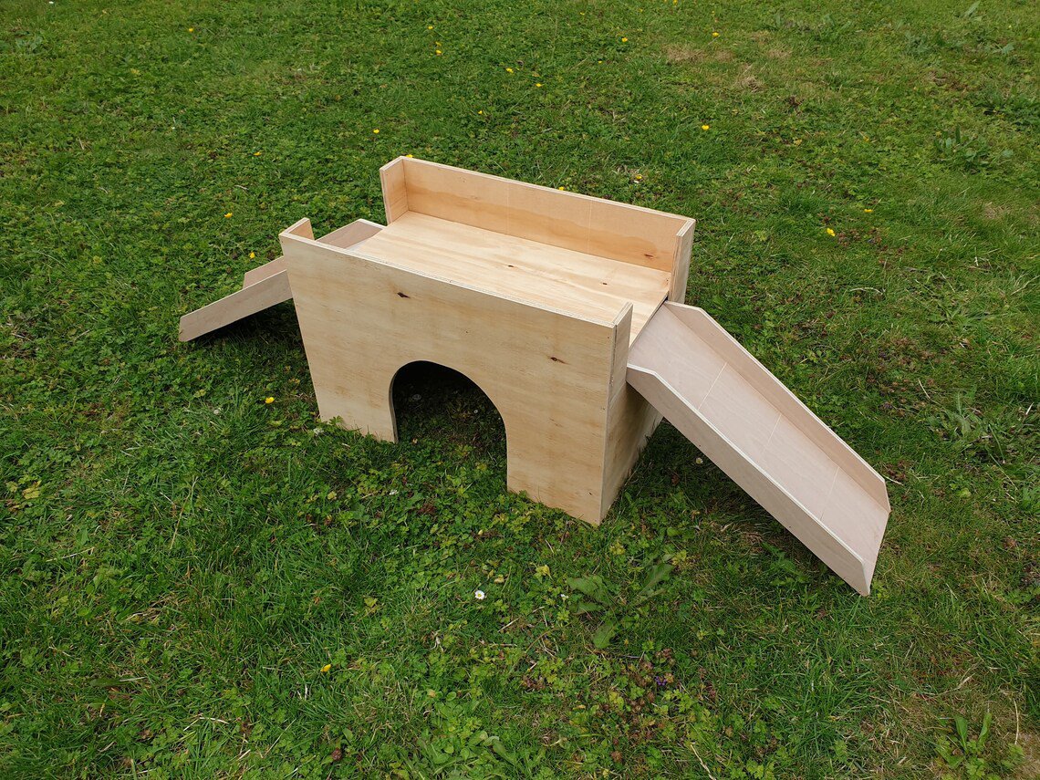 LARGE Rabbit Guinea Pig Castle Hideout Shelter playhouse small animal