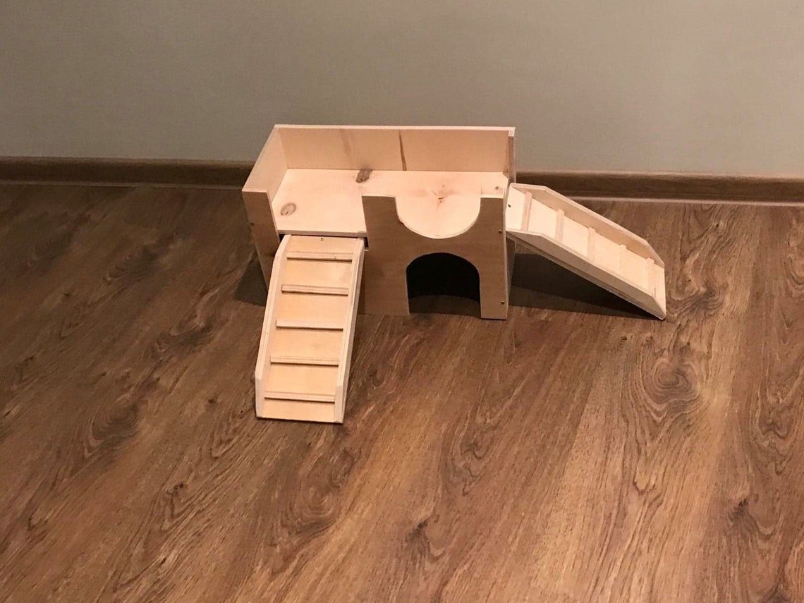 Guinea Pig Corner Castle House Shelter Hide Out two tiered hideaway manor exercise toy