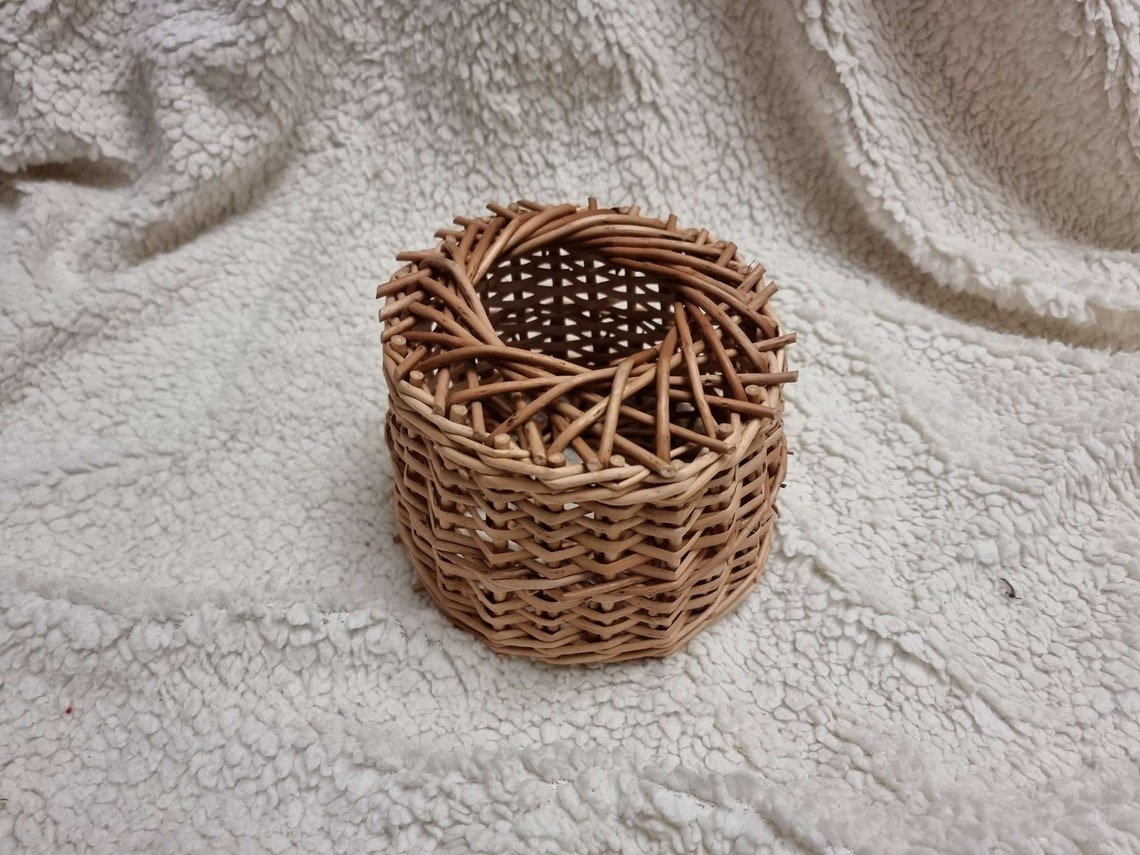 Guinea Pig Willow Hay Feeder Toy, Hay Holder, Handcrafted Natural