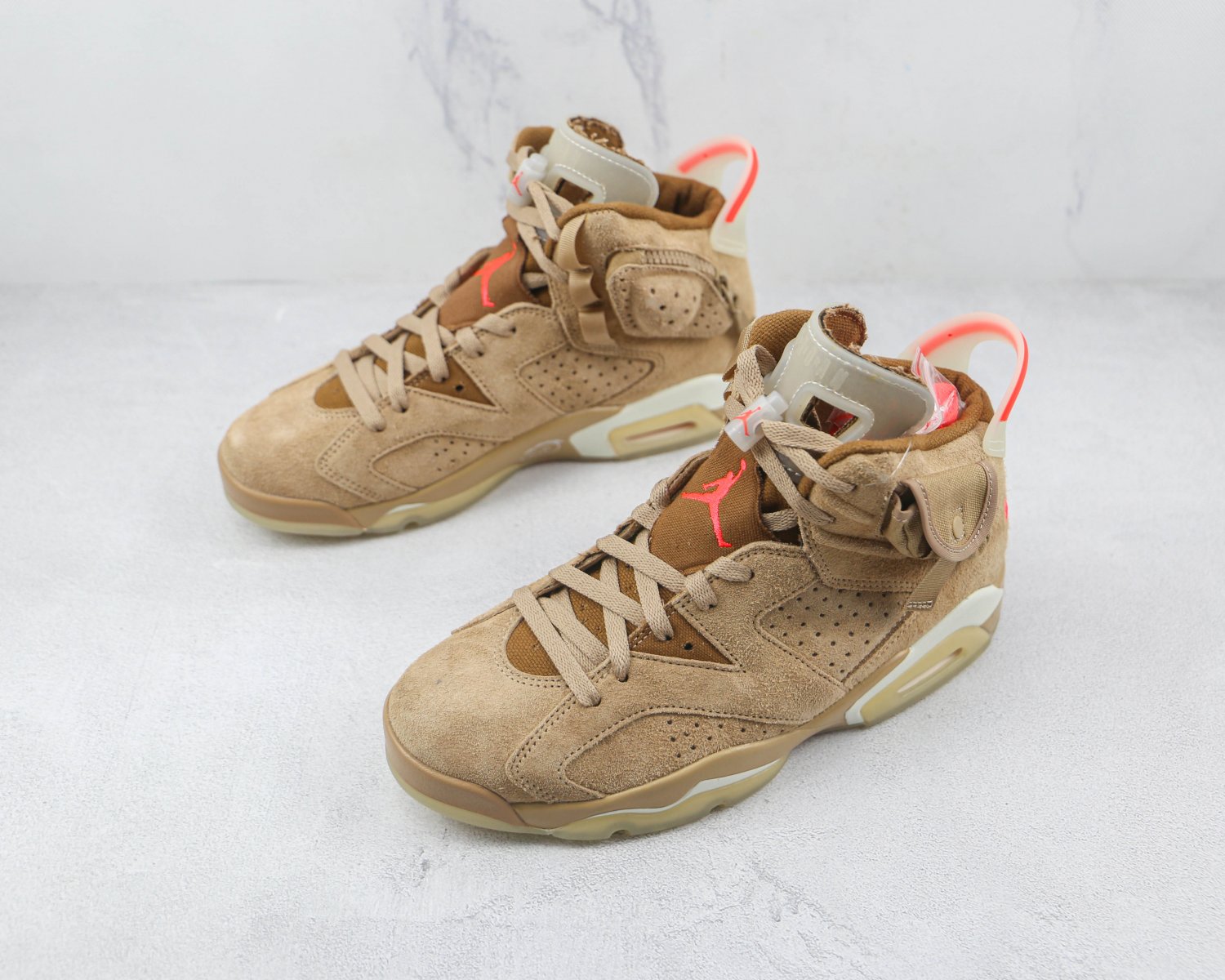 Air 6 Retro x Travis Scott - British Khaki/Bright Crimson – Feature