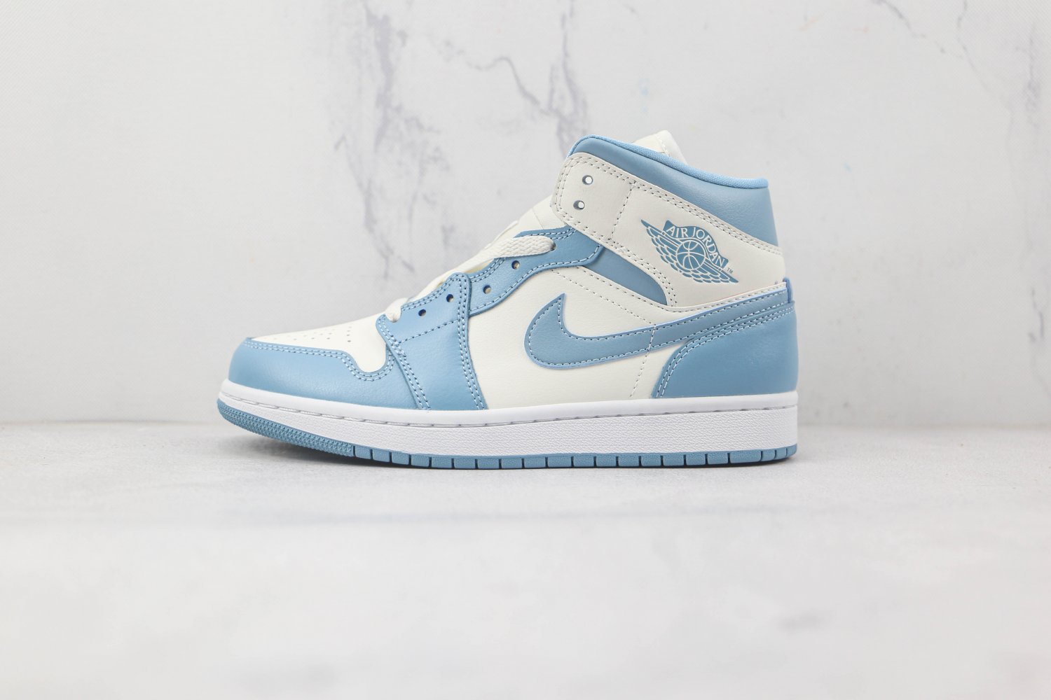womens jordan 1 mid unc