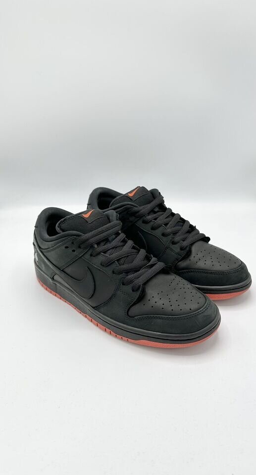 Nike sb dunk pigeon black best sale