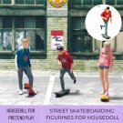 Miniature Figurine Skateboarder Set, Street Skating Figurine 1:64, Skateboarding, Skater Performing 