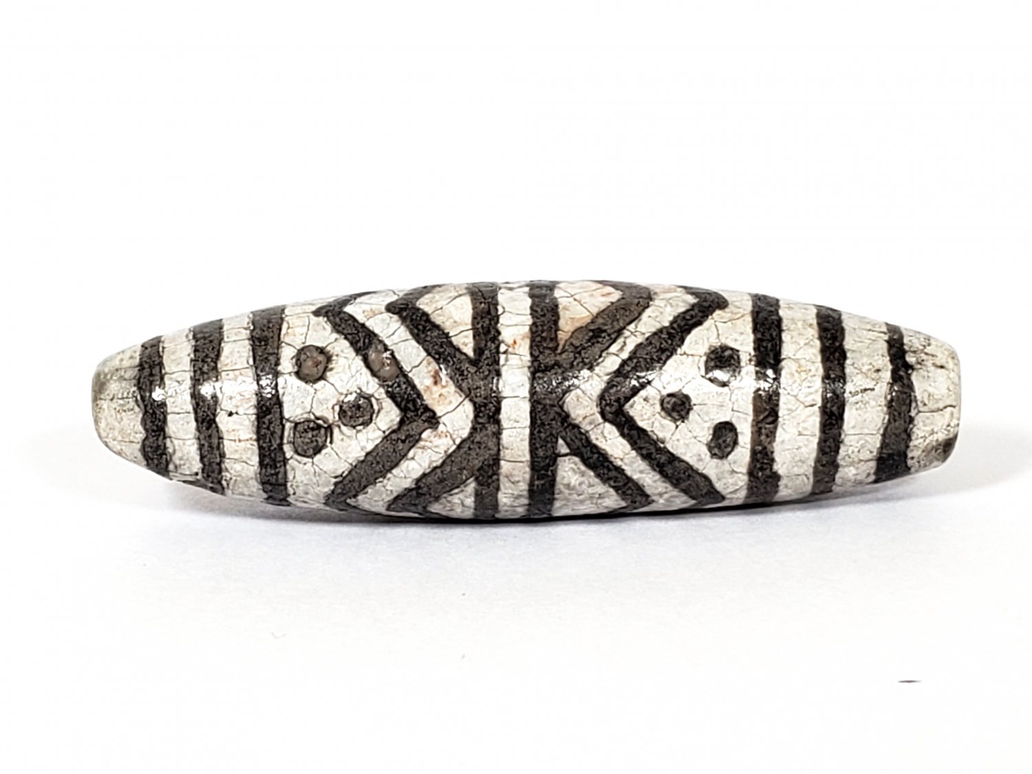 Faux Antique White Tiger Tooth & Stars Motif Dzi Bead