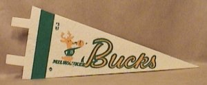 MILWAUKEE BUCKS BASKETBALL OLD LOGO MINI PENNANT MINIATURE 1960s 1970s NEW UNUSE